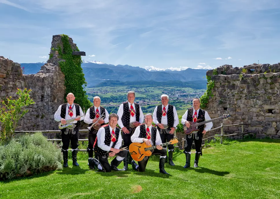 01_Pressefoto_KastelrutherSpatzen20232024HerzundHeimat_Fotocredit_Electrola,jpg.jpg