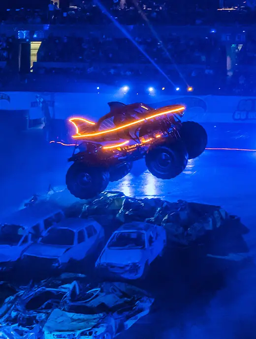 HotWheels26_Glow-N-Fire-sc_highl_presse_portrait.jpg