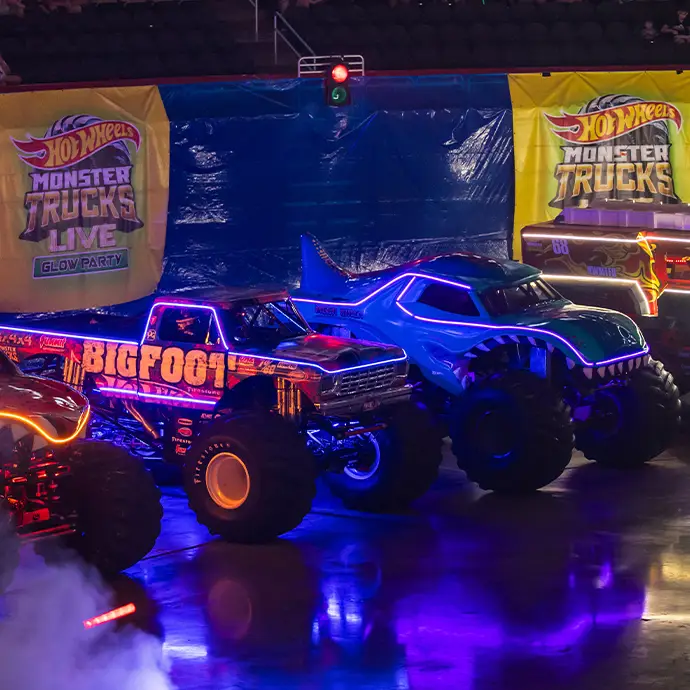 HotWheels26_Glow-N-Fire-sc_highl_presse_square.jpg