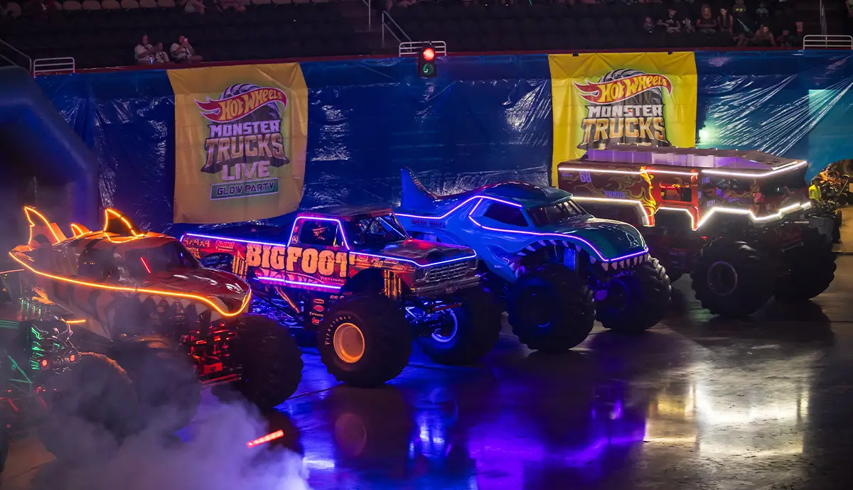 HotWheels26_Glow-N-Fire-sc_kar_presse_landscape.jpg