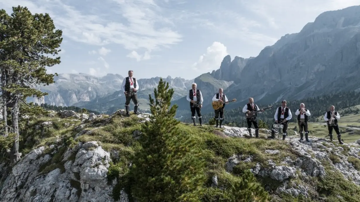 Bild 3 von 4 für Gallery DolomitenSchatz