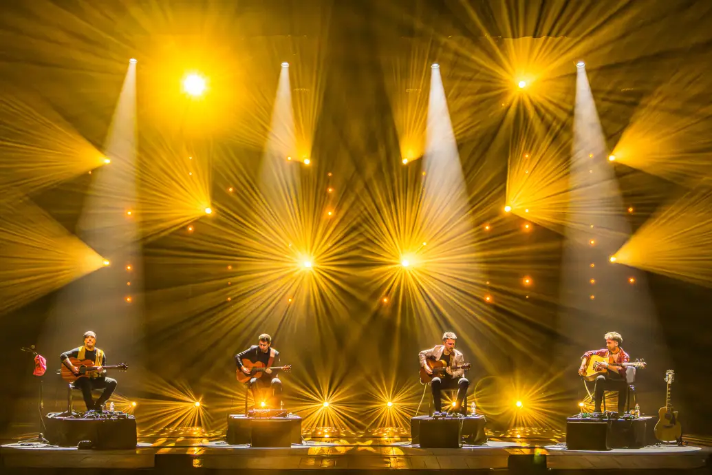 Bild 4 von 8 für Gallery A global guitar sensation