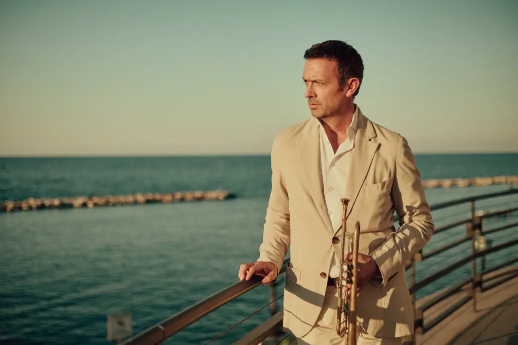 Bild 2 von 3 für Gallery & Band