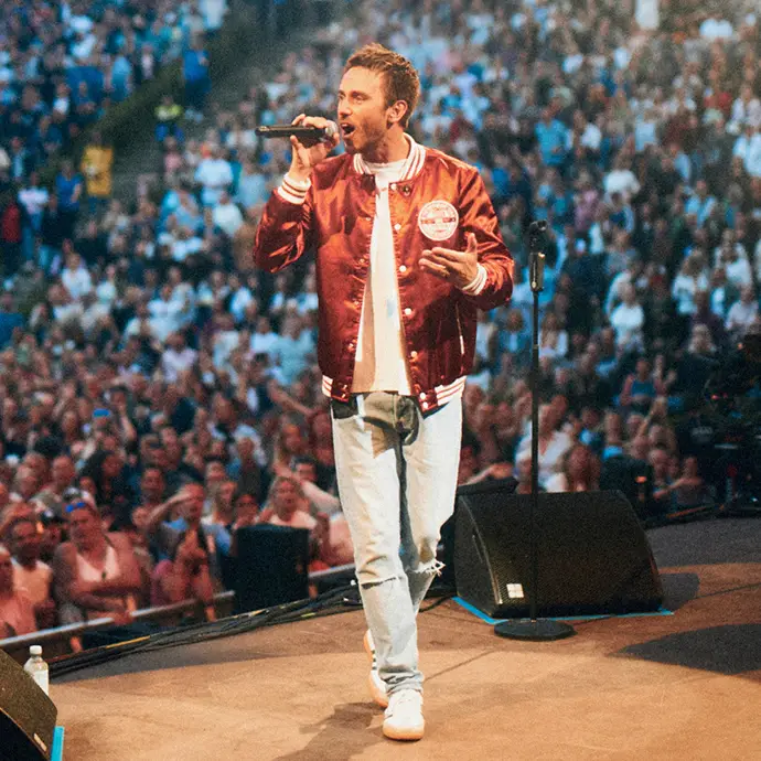 Künstler-Foto von Clueso