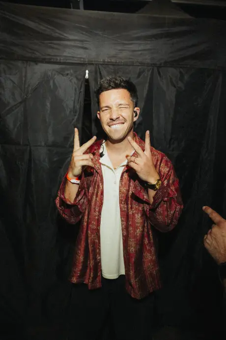 Bild 2 von 8 für Gallery POV: SUMMER TOUR 2027