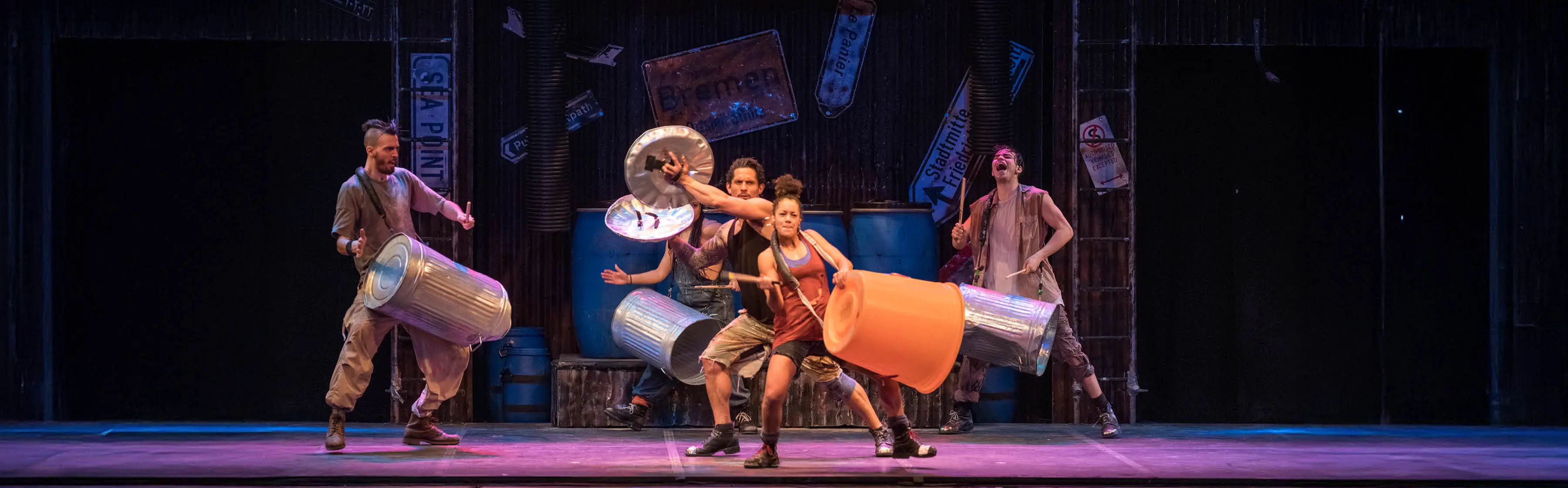 Künstler-Foto von STOMP in landscape Format