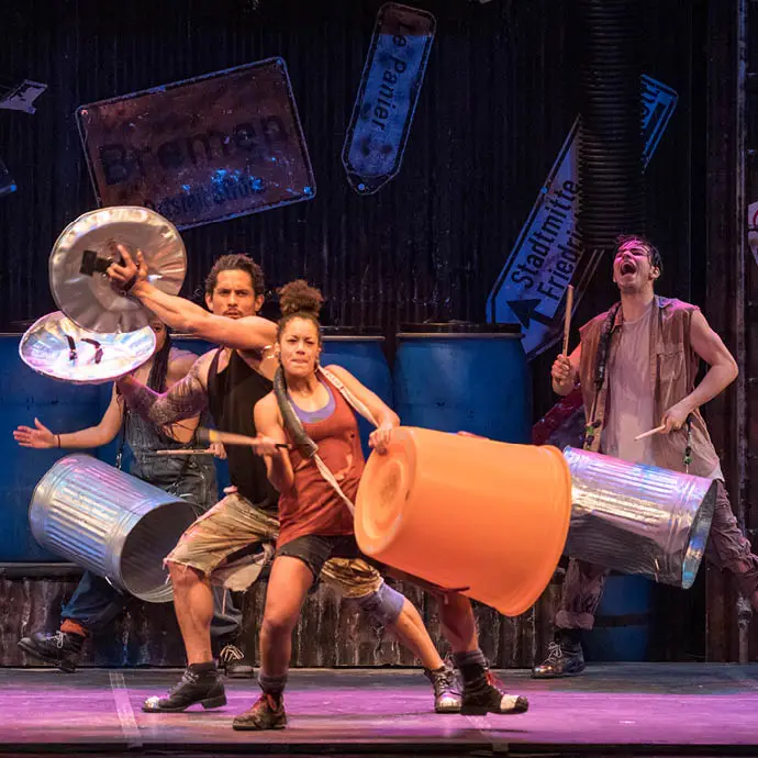 Künstler-Foto von STOMP in square Format