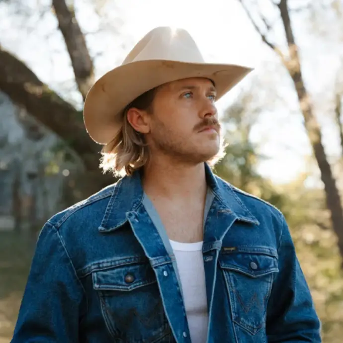 Künstler-Foto von Corey Kent in square Format