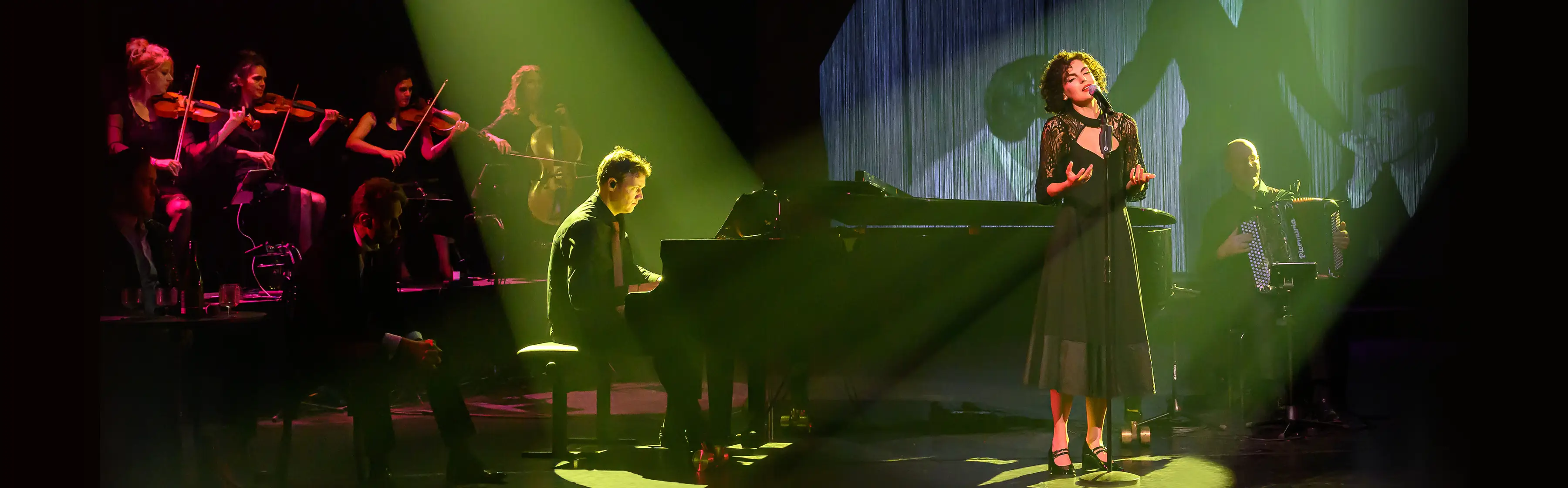 Künstler-Foto von Chanson in landscape Format